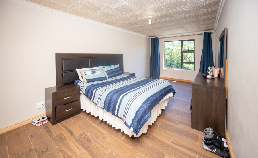 6 Bedroom Property for Sale in Beacon Bay Eastern Cape